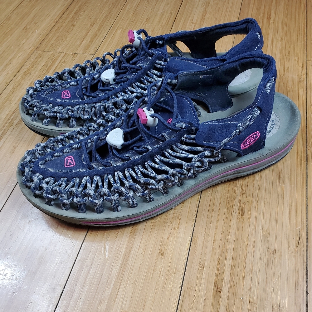Keen UNEEK Woven Sandals